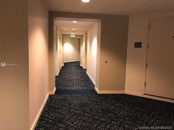 3rd image of 1900 N Bayshore Dr APT 1605