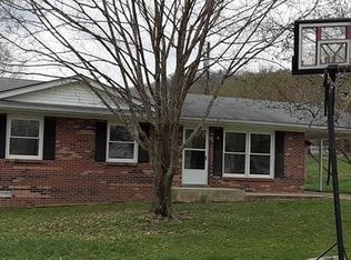 202 Scott Ct, Irvine, KY 40336