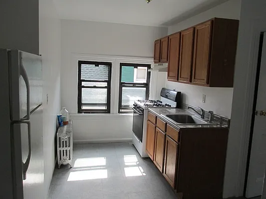 Rented by Windsor Homes Realty Corp | media 63