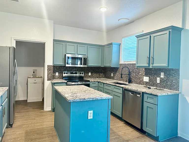 4704 Lake Champlain Ln — Photo 9