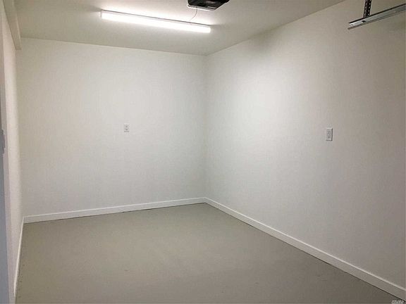 5th image of 25 Henderson Ave