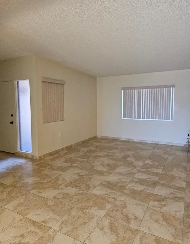 2 bed, 1175 sqft, $1,750 — Photo 2