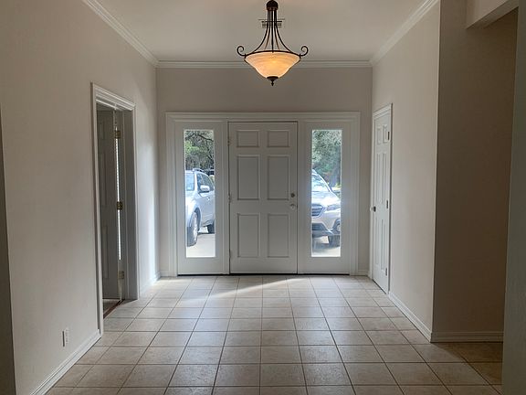 Entry way