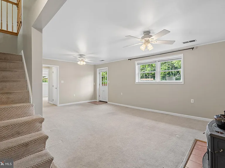 8109 Broadview Dr — Photo 18