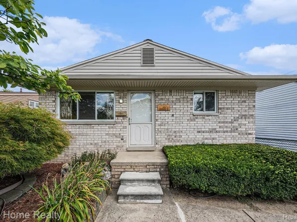 28614 Block St, Garden City, MI 48135