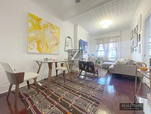 Rented by ZealEstate Group Inc | media 14