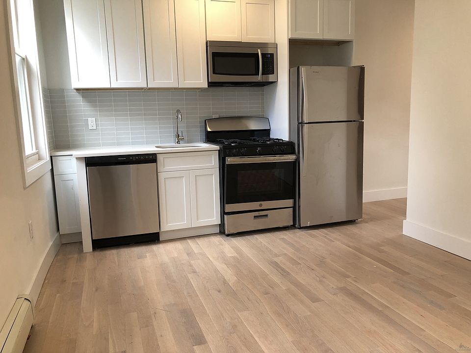 1st image of 42 Thorne St #2B