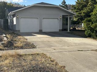 204 3rd St, La Grande, OR 97850