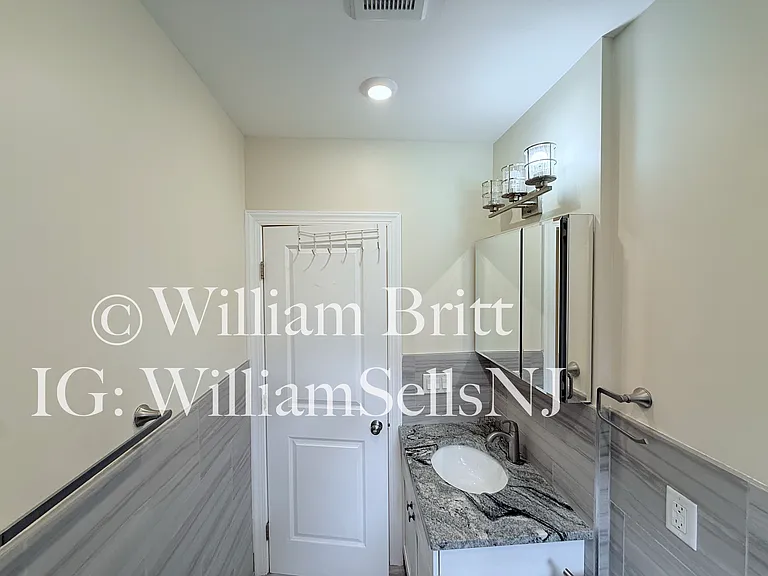 64-66 Sherman Pl #27 — Photo 18