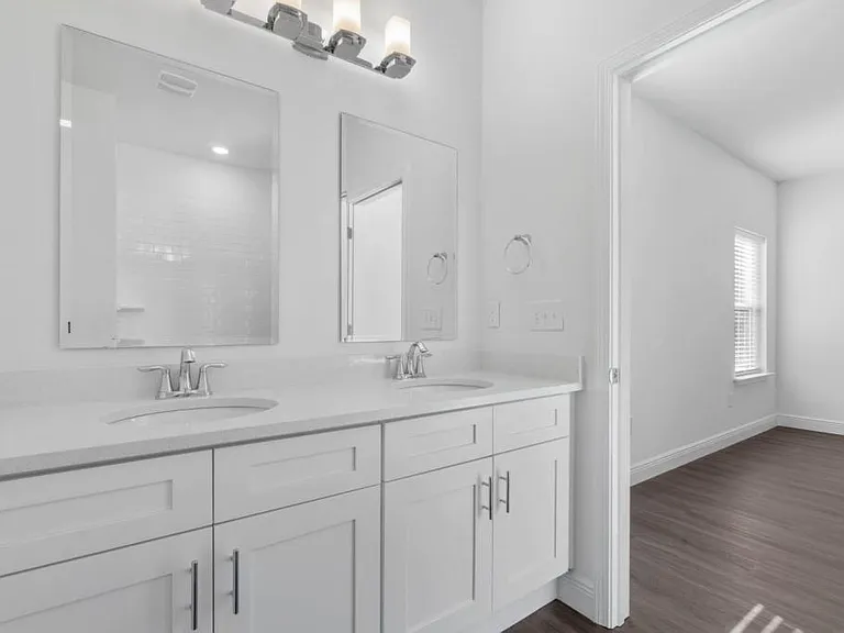 533 Hill Ln — Photo 22