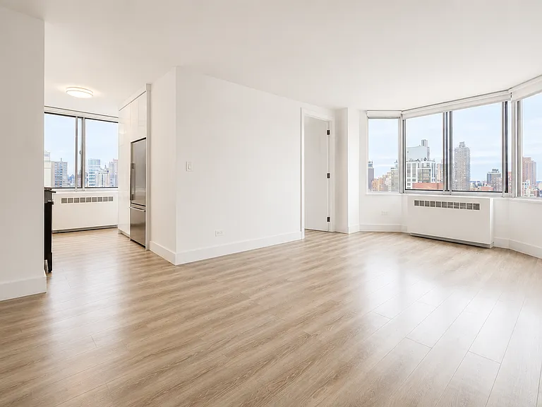 1735 York Ave #30G — Photo 2