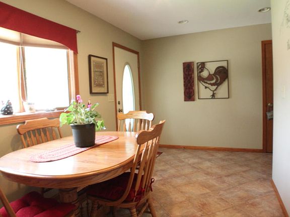 5th image of 1016 Sunrise Ct