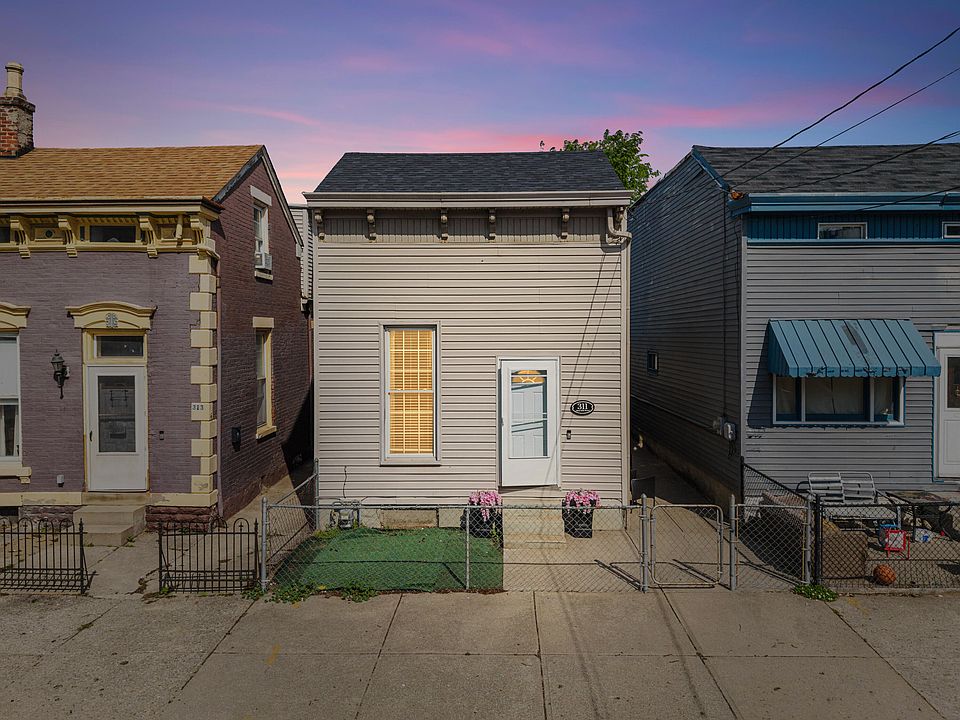 1st image of 311 W 10th St