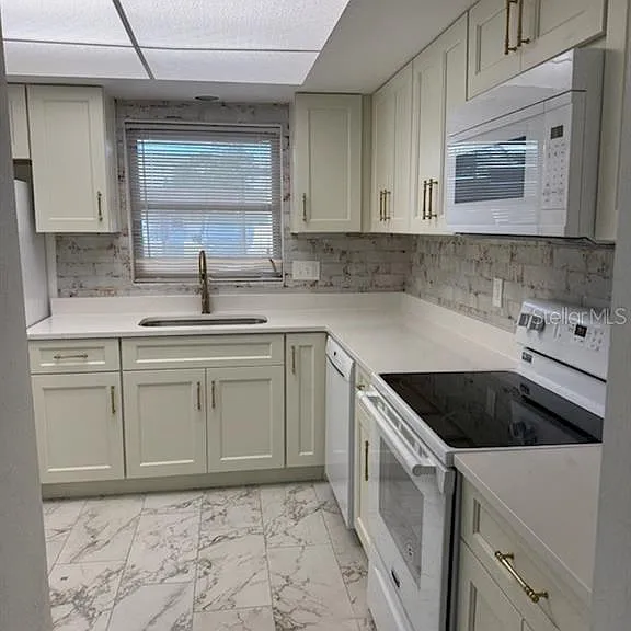 610 Indian Rocks Rd N #103 — Photo 2