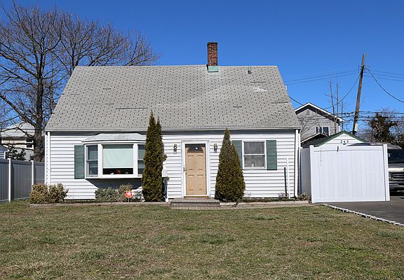 2nd image of 245 Curtis Ave
