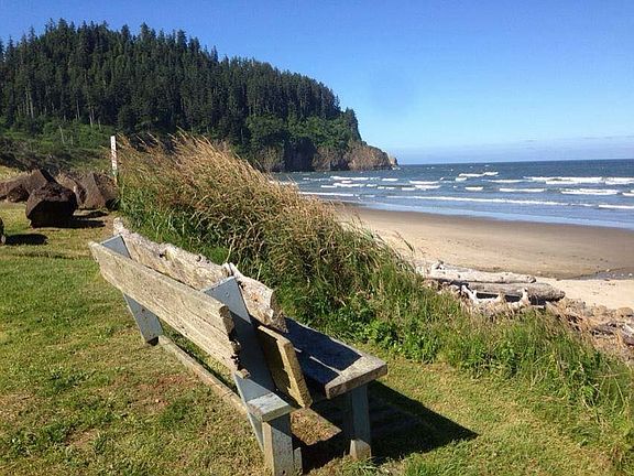 Beach bench for sunsets 