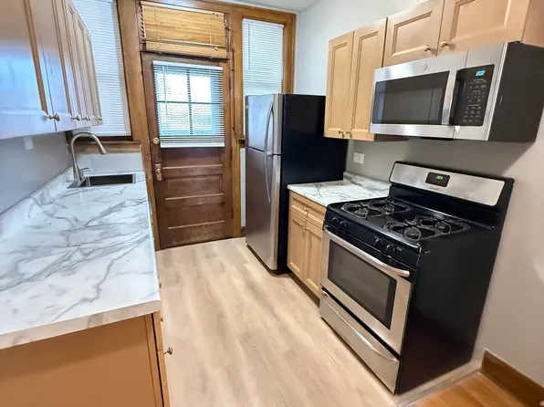 4516 W George St Unit 1, Chicago, IL 60641