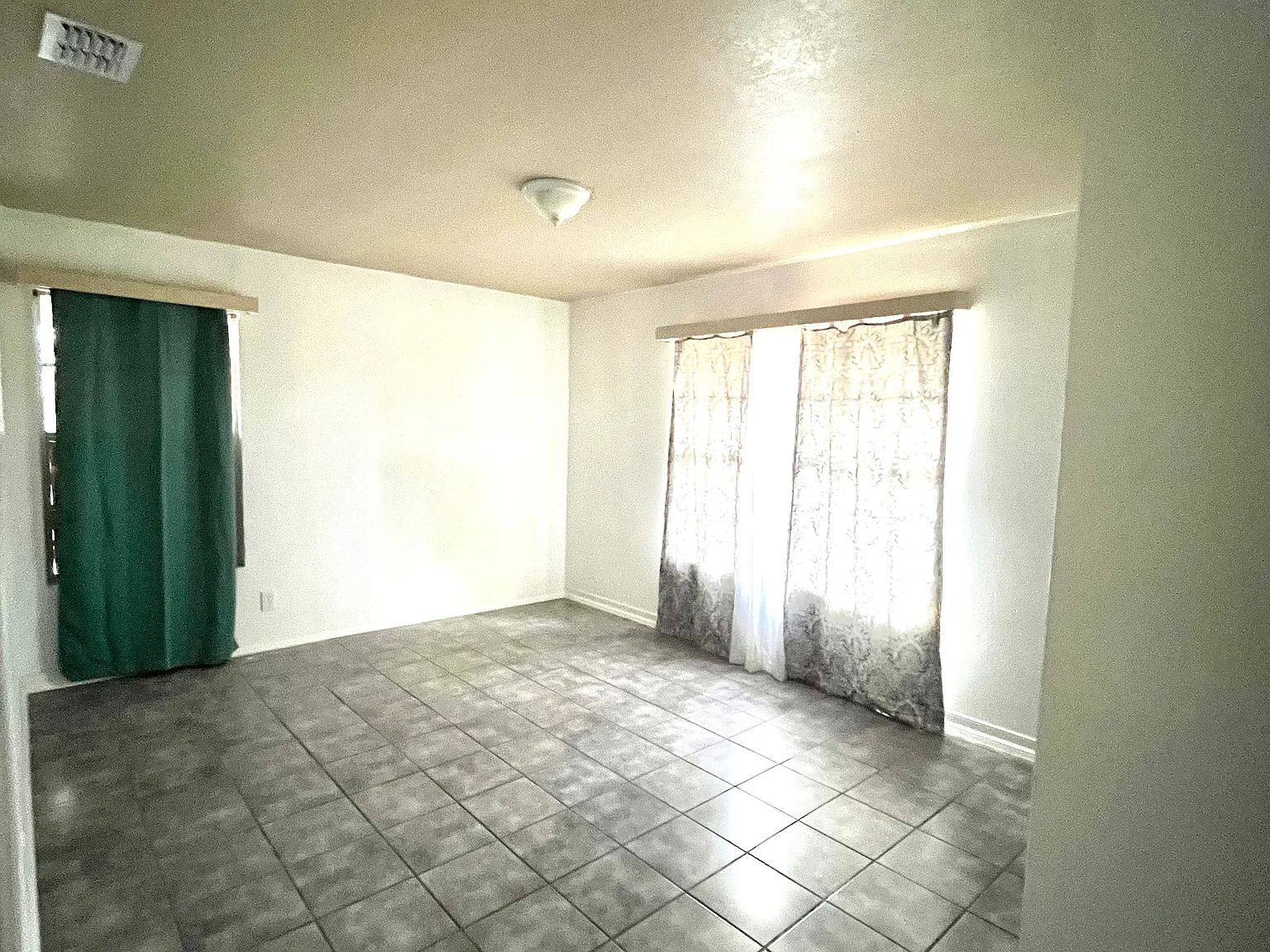 606 W Linda St — Photo 4