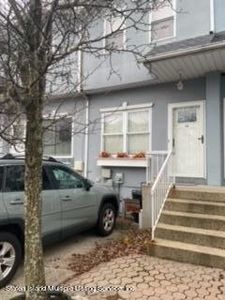 44 Crown Ct, Staten Island, NY, 10312