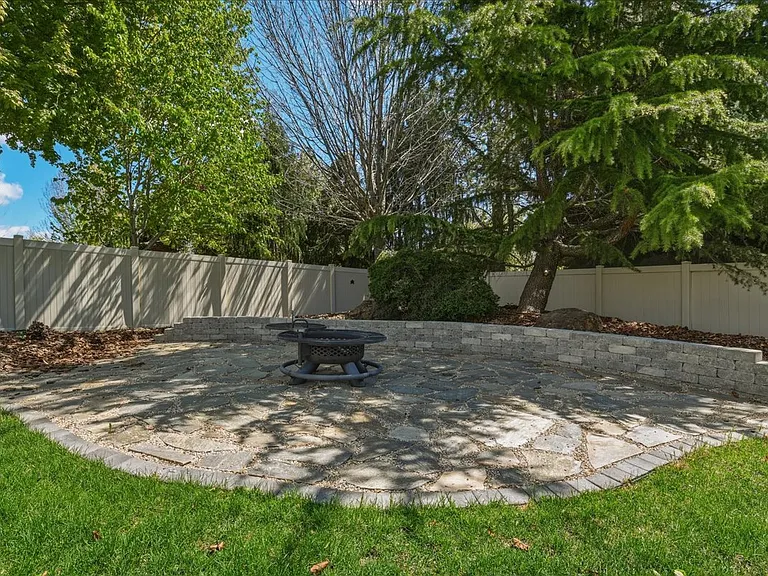 553 E Forest Ridge Dr — Photo 22