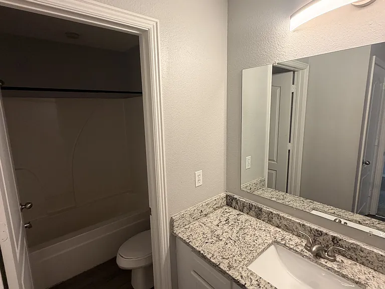 1446 W Netherland Way #3 — Photo 5