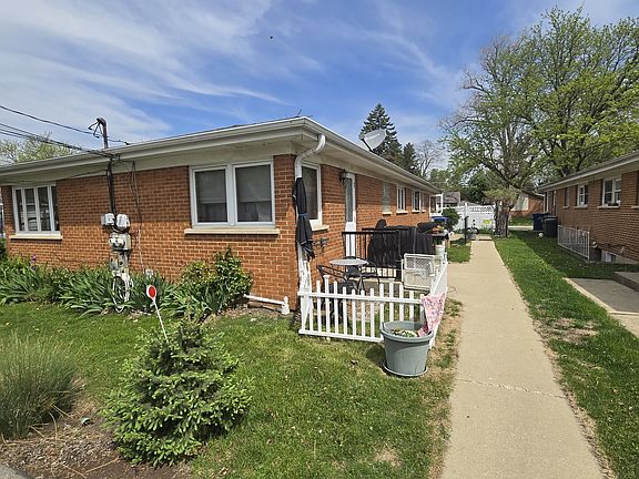 5th image of 215-217 E Vermont St