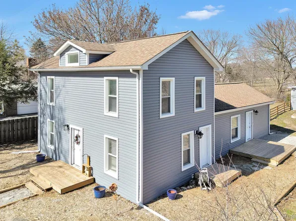 6440 Clarkston Rd, Clarkston, MI 48346