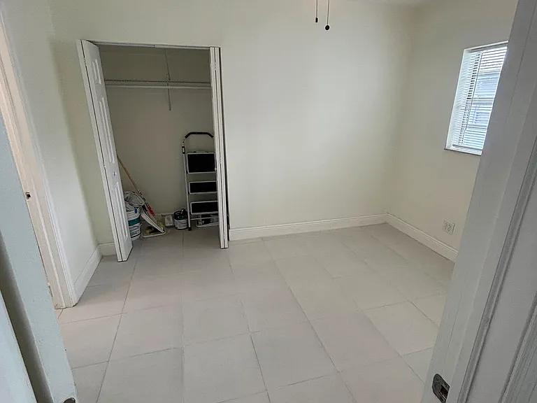 121 SW 5th Ct #2 — Photo 8