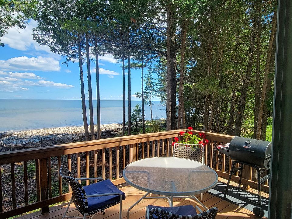 Deck with lake view and BBQ
