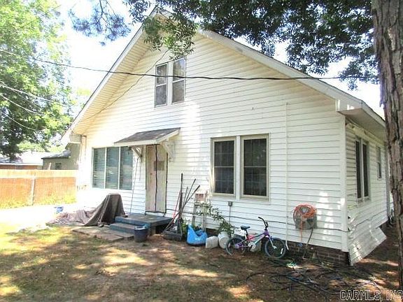 4th image of 1608 S Oak St
