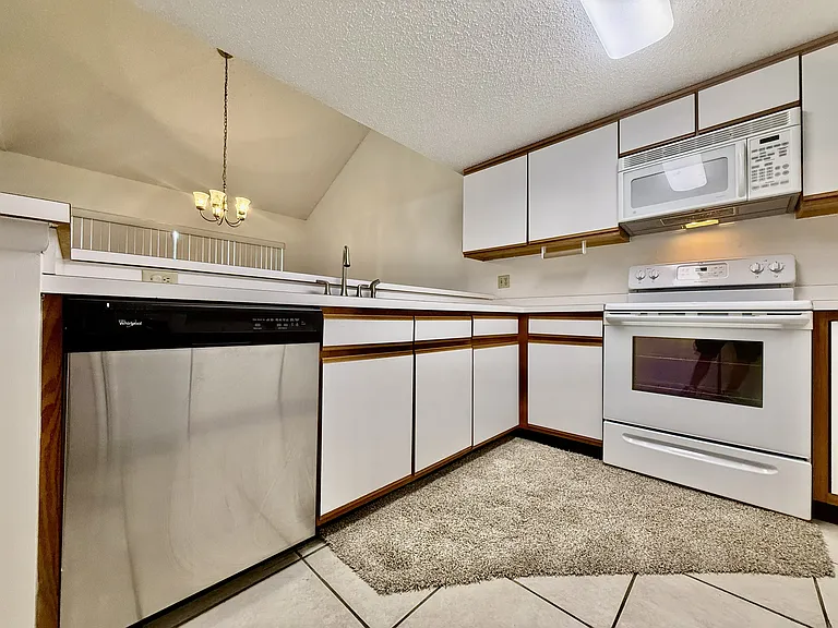 463 E Springtree Way — Photo 12