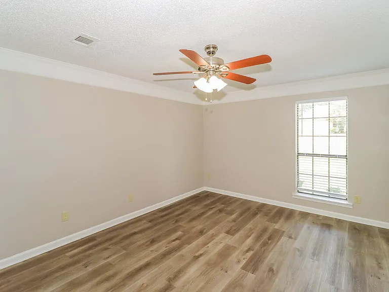 5859 Pepper Xing — Photo 11