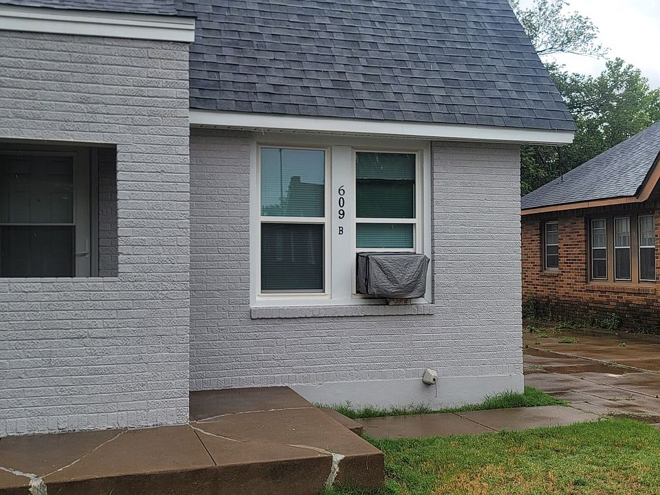 1st image of 609 S Belleview St #A