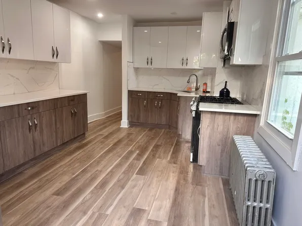 328 High St #2A, Burlington, NJ 08016