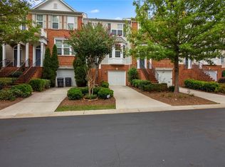 1367 Thornborough Dr, Alpharetta, GA 30004