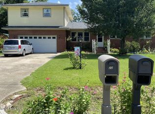 22 McArthur Dr, Jacksonville, NC 28546