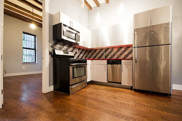 Rented by MySpaceNYC | media 17