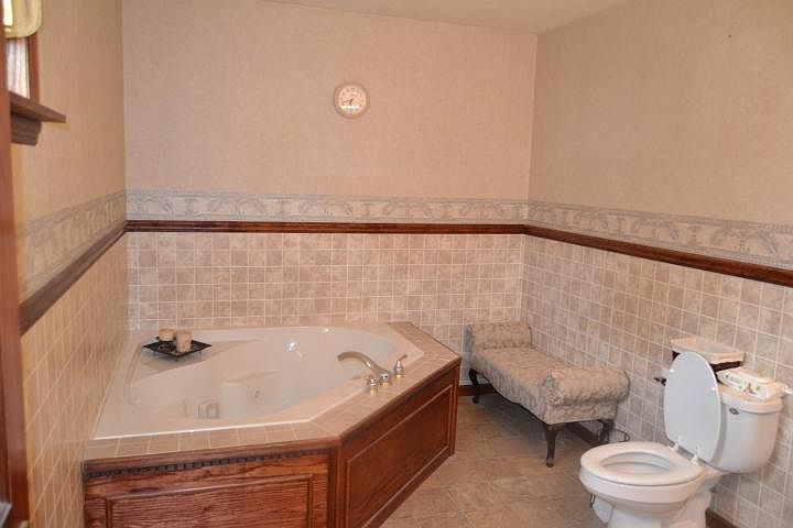 1st image of 1084 Bermuda Dr