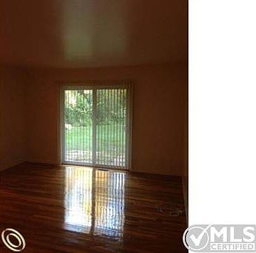 Living Room.jpg