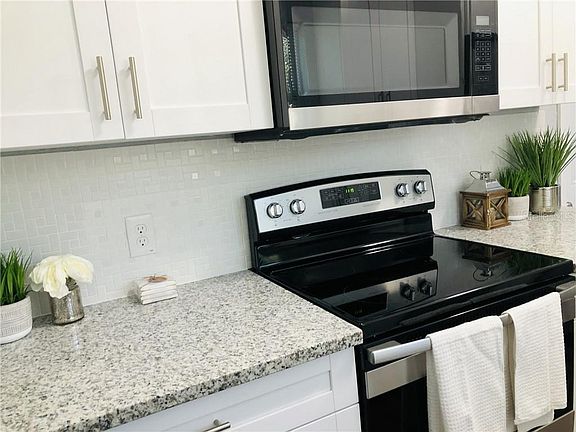 5th image of 2175 Philippe Pkwy