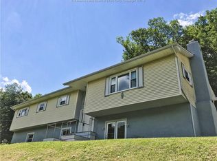 182 McHud Ln, Elkview, WV 25071