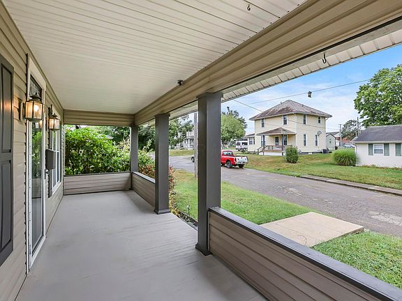 5th image of 604 Orchard Ave