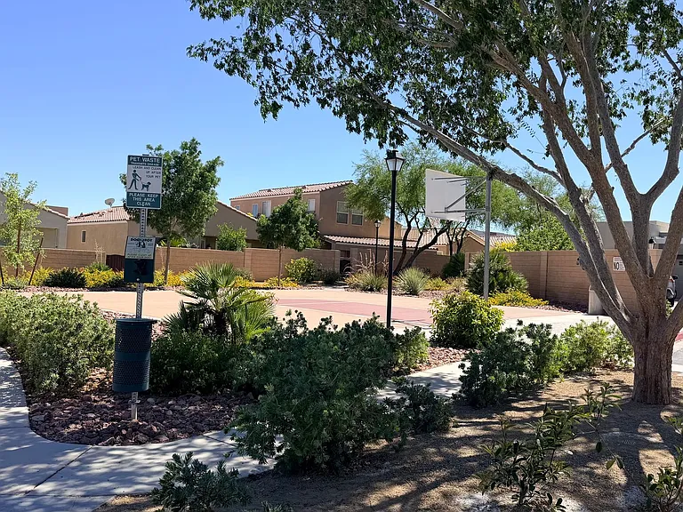 191 Twin Towers Ave — Photo 14
