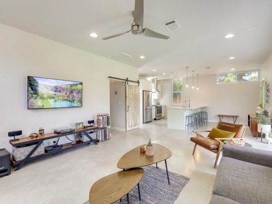 2705 Lyons Rd, Austin, TX 78702