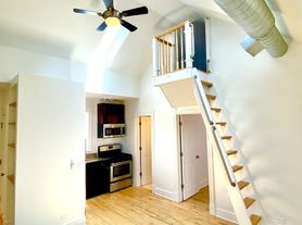 1820 S Throop St
