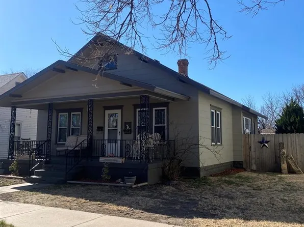 415 E 4th St, Hoisington, KS 67544