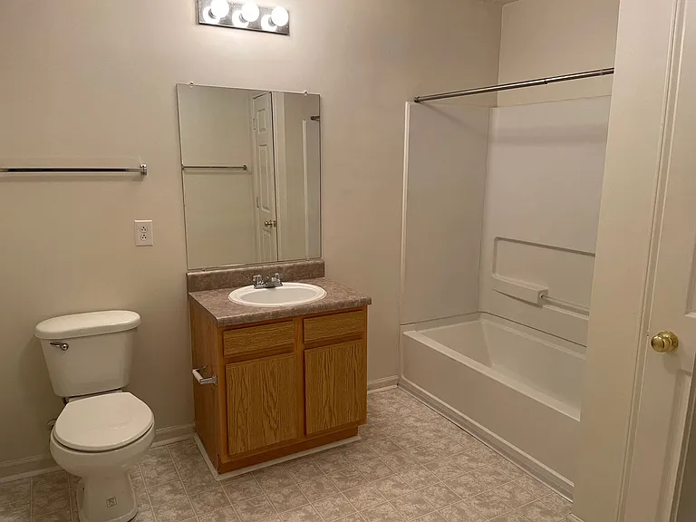 1635 Cobblestone Ln — Photo 6
