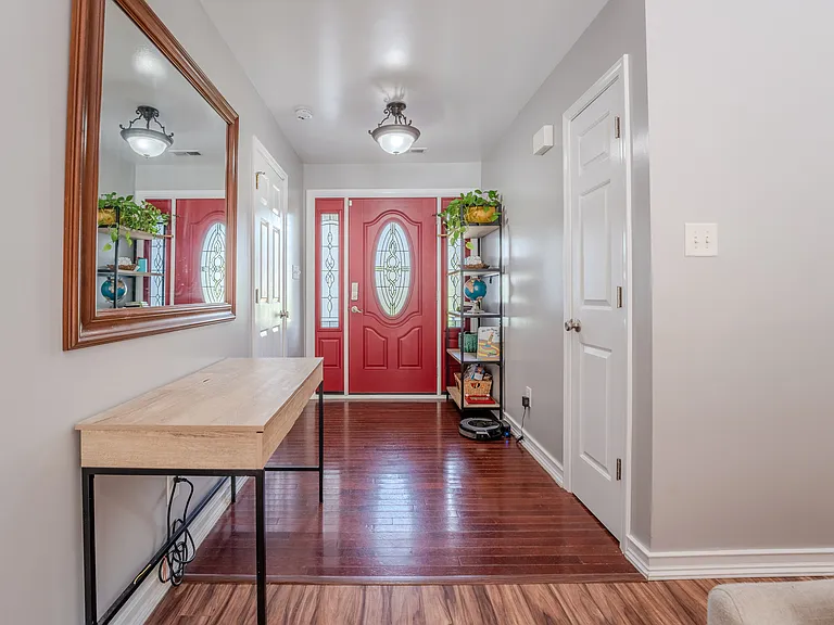 220 Dolphin Dr — Photo 9