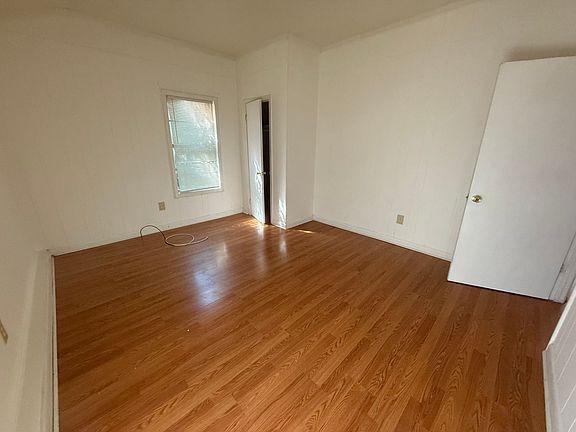 3rd image of 1327 Leaphart St Unit 3-B