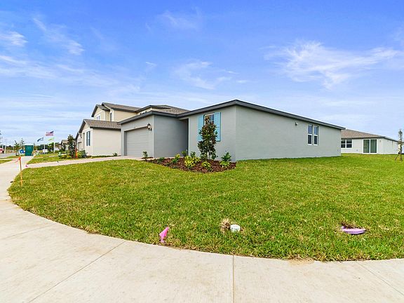 2nd image of 121 Towns Cir